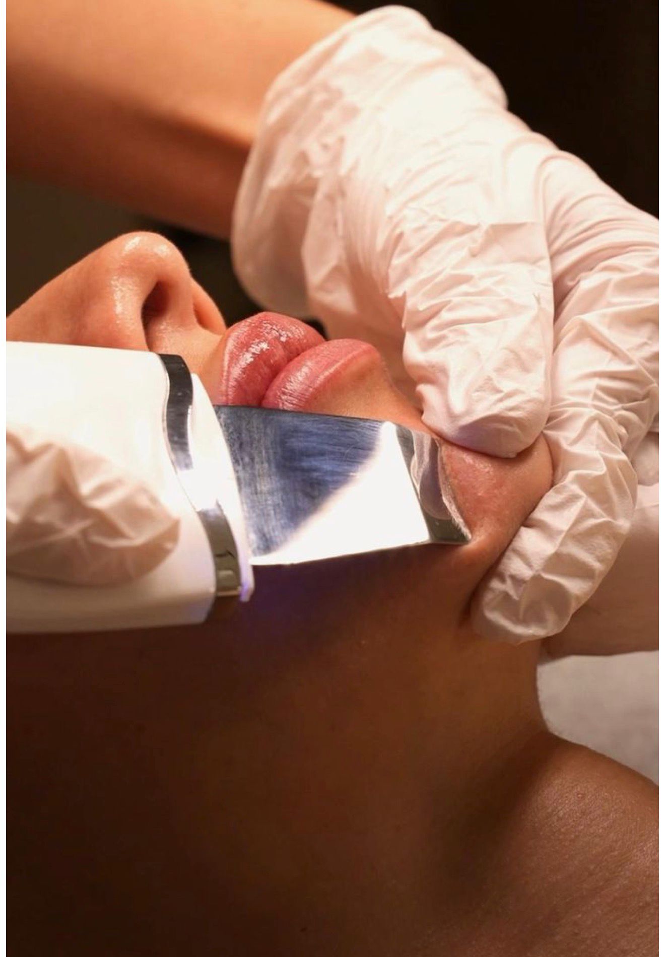 Pulizia del viso con ultrasuoni